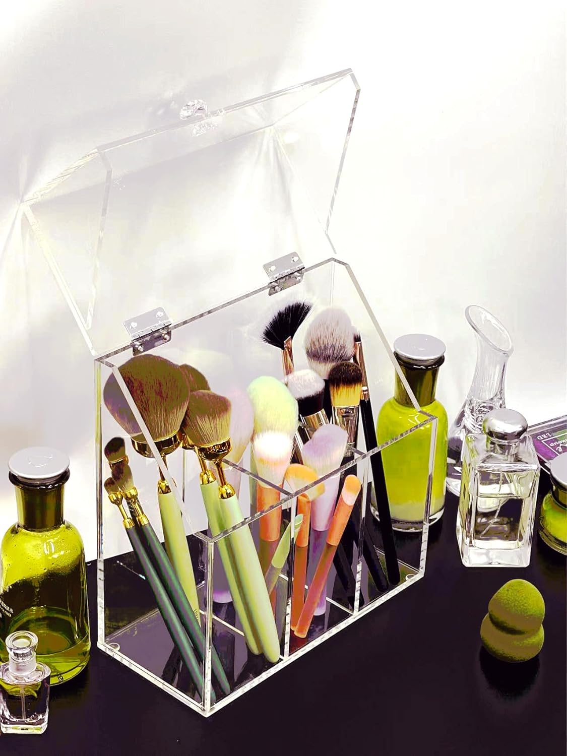 Private Label Acrylic Makeup Organizer,Clear Cosmetic Brush Storage Box With 3 Brush Holders,Makeup Brush Holderwith Dust Cover, Large-capacity Split Design Can Quickly Organize the Desktop（No pearls） Custom Logo Service