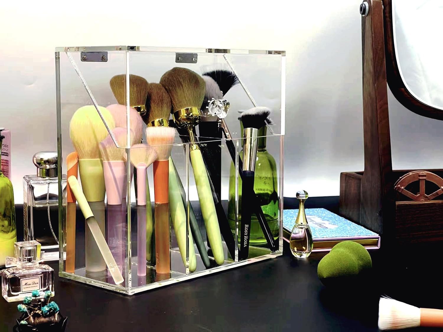 Private Label Acrylic Makeup Organizer,Clear Cosmetic Brush Storage Box With 3 Brush Holders,Makeup Brush Holderwith Dust Cover, Large-capacity Split Design Can Quickly Organize the Desktop（No pearls） Custom Logo Service