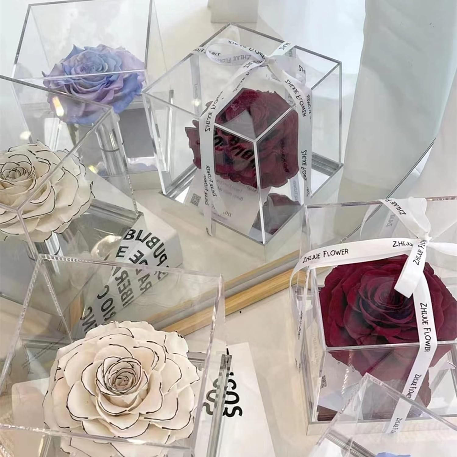 Private Label KissYou Acrylic Box With Lid 4 Pieces Small Clear Square Cube Jewelry Storage Box Wedding Party Gift Candy Boxes Custom Logo Service