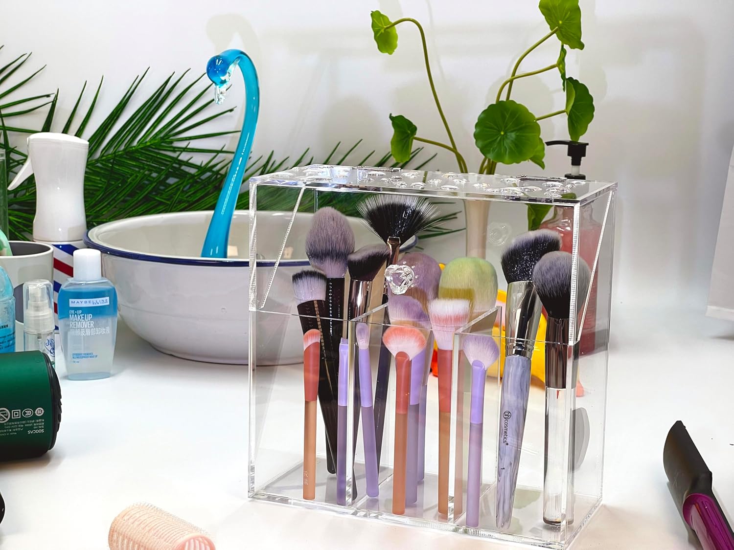 Private Label Acrylic Makeup Organizer,Clear Cosmetic Brush Storage Box With 3 Brush Holders,Makeup Brush Holderwith Dust Cover, Large-capacity Split Design Can Quickly Organize the Desktop（No pearls） Custom Logo Service