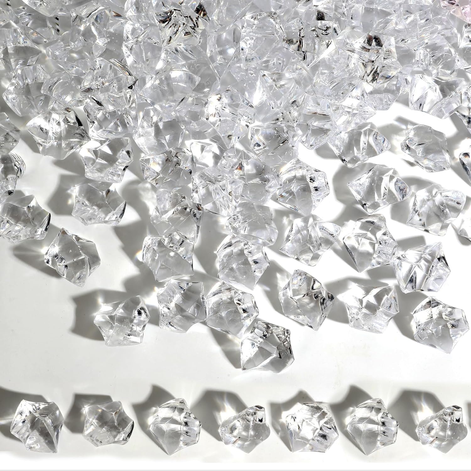 Fake Ice, 900 PCS Fake Ice Cubes Clear Fake Ice Acrylic ICES Rocks Reusable ICES Gems Plastic Diamonds Rocks Vase Fillers for Wedding Party Centerpieces DIY Crafts Table Scatter Props Display
